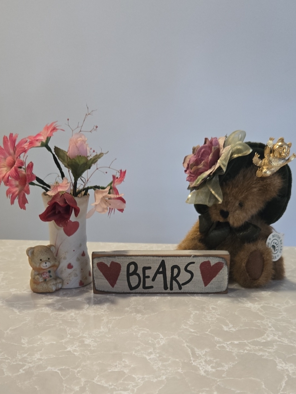 Boyd 'Bears' With Block Sign And Vase - Home Accents